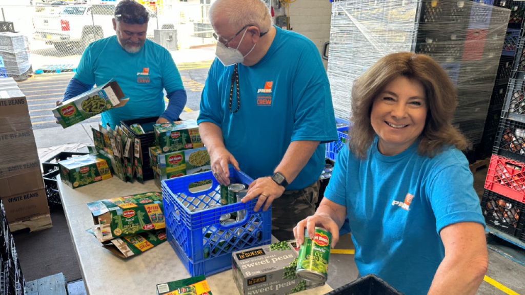 PNM serves community in a big way with a Day of Service PNM serves community in a big way with a Day of Service